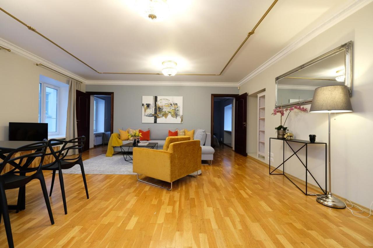 Tallinn City Apartments - 2 Bedroom On Old Town Main Street Viru מראה חיצוני תמונה